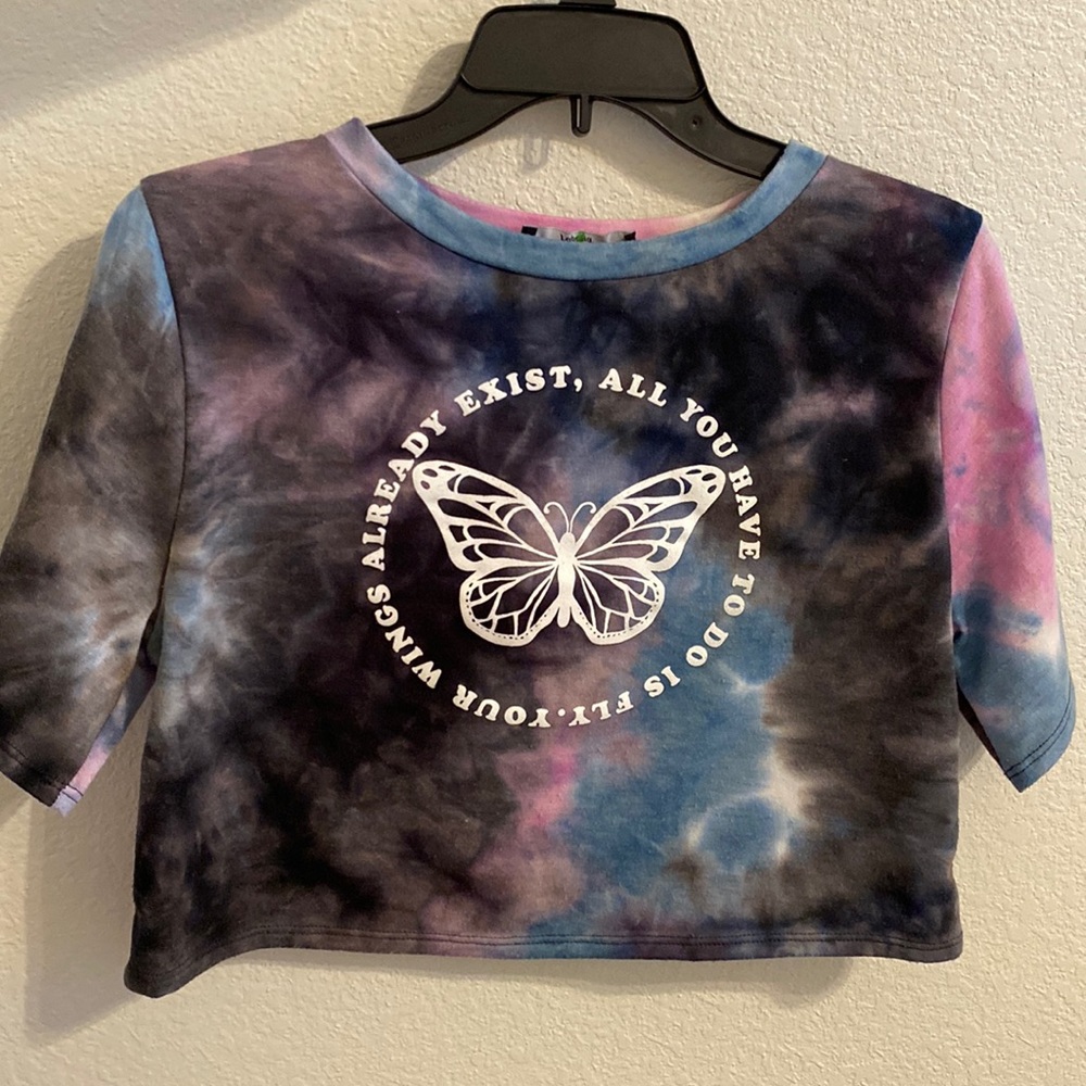 Short sleeve blue and purple tie dye cropped tee
